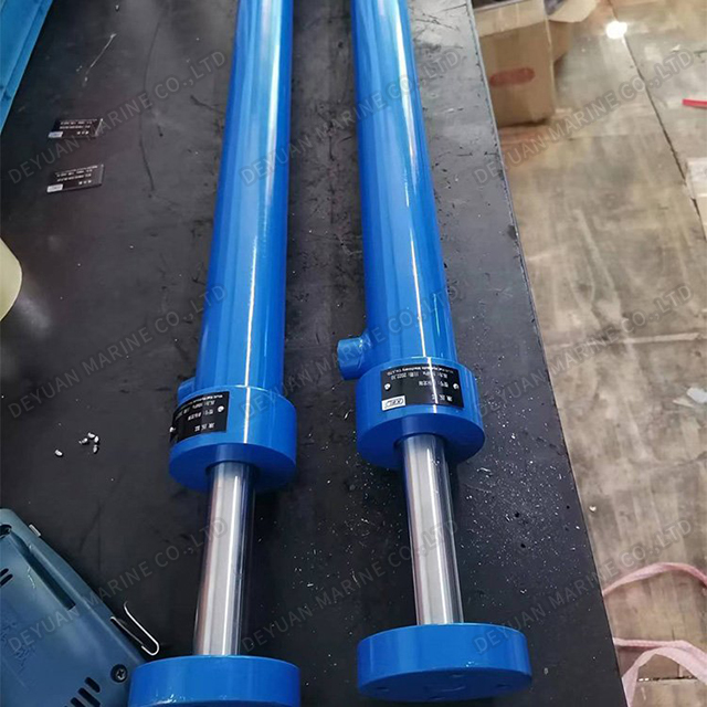 Гидравлический цилиндр люка