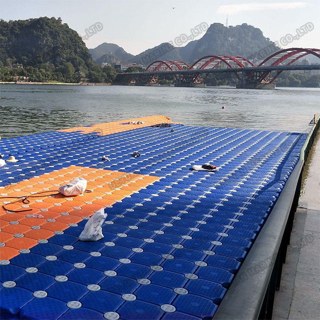 Пирс для соревнований по плаванию