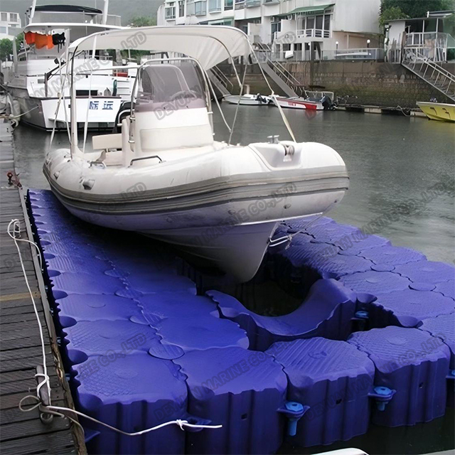 Стыковочный буй для моторной лодки