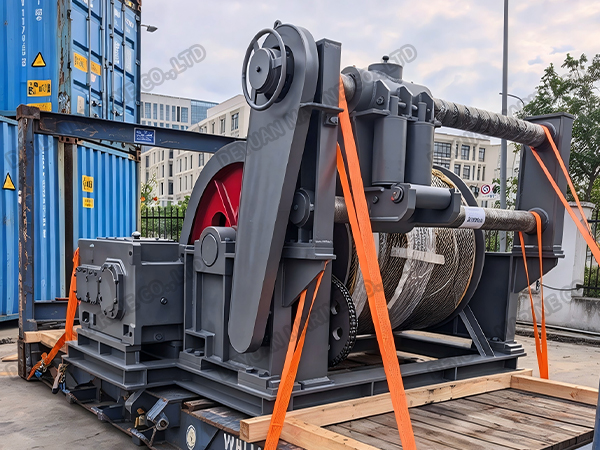 Deyuan Marine поставляет электрическую однобарабанную лебедку мощностью 200 кН с ЧРП-управлением