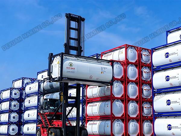 Полный ассортимент контейнеров-цистерн T11: 21 000–26 000 л с сертификатами CCS, BV и LR.
